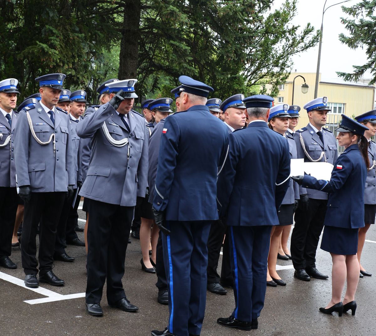 Wreczenie aktów mianowania na wyższe stopnie policjantom