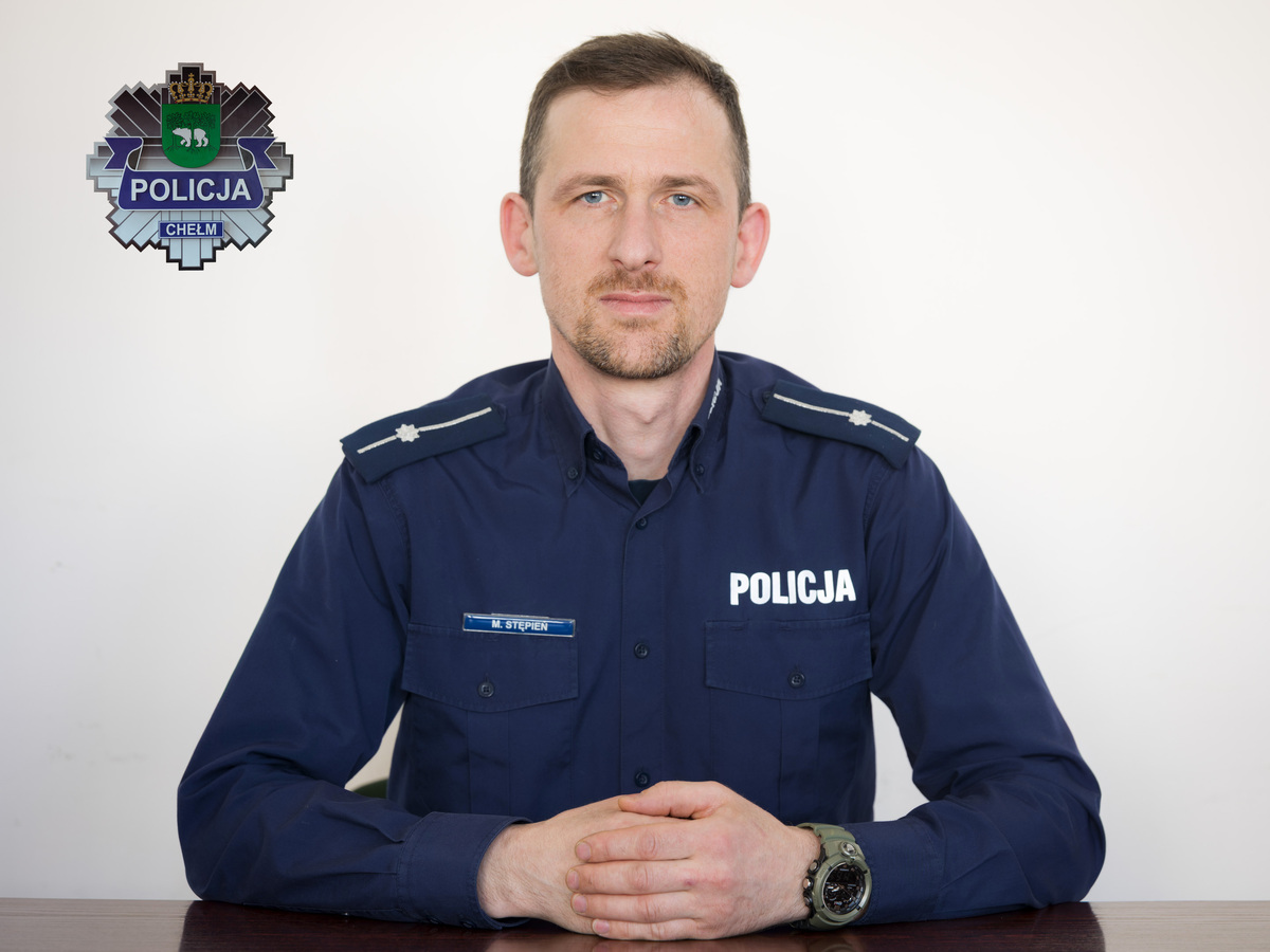 Wizerunek dzielnicowego Rejonu numer 9 młodszy aspirant Michał Stępień