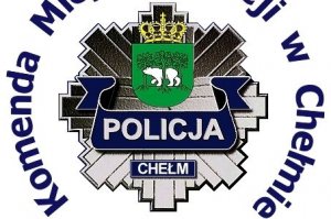 logo Komendy Miejskiej Policji w Chełmie na białym tle