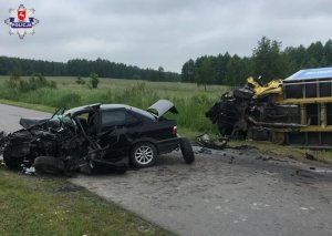 samochód marki BMW po wypadku