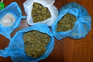 Marihuana i mefedron w foliowych workach