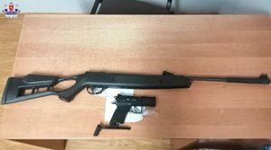 Zabezpieczona broń.