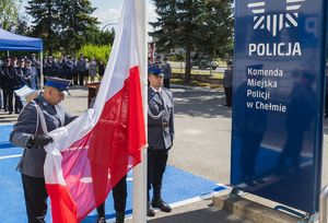 Podniesienie flagi państwowej.