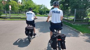 Policjanci na rowerach.