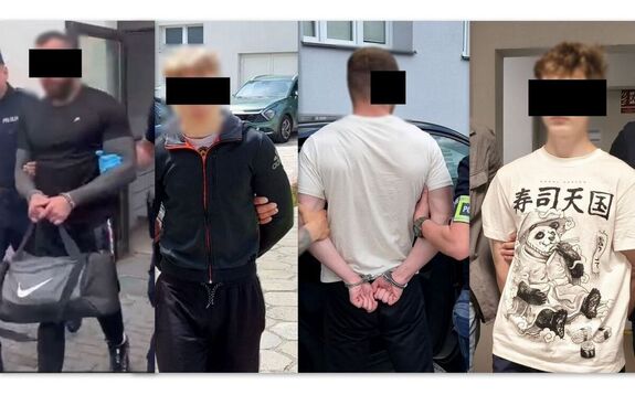 Zdjęcie czterech zatrzymanych mężczyzn.