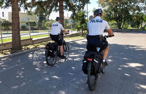 Policjanci na rowerach.