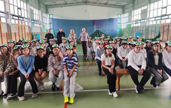 Wspólne grupowe zdjęcie uczestników spotkania.