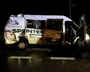 rozbity po wypadku bus